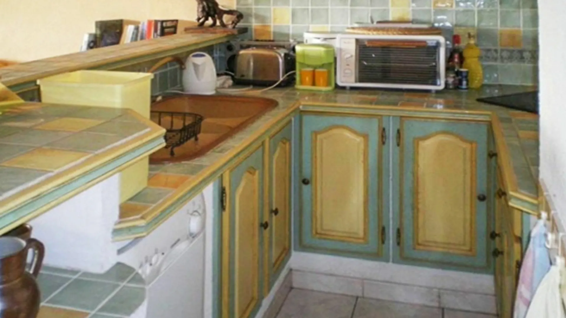 Bright, 1-Bedroom Apartment With Sea Views And Balcony 50M From The Be Le Lavandou 0*,  France
